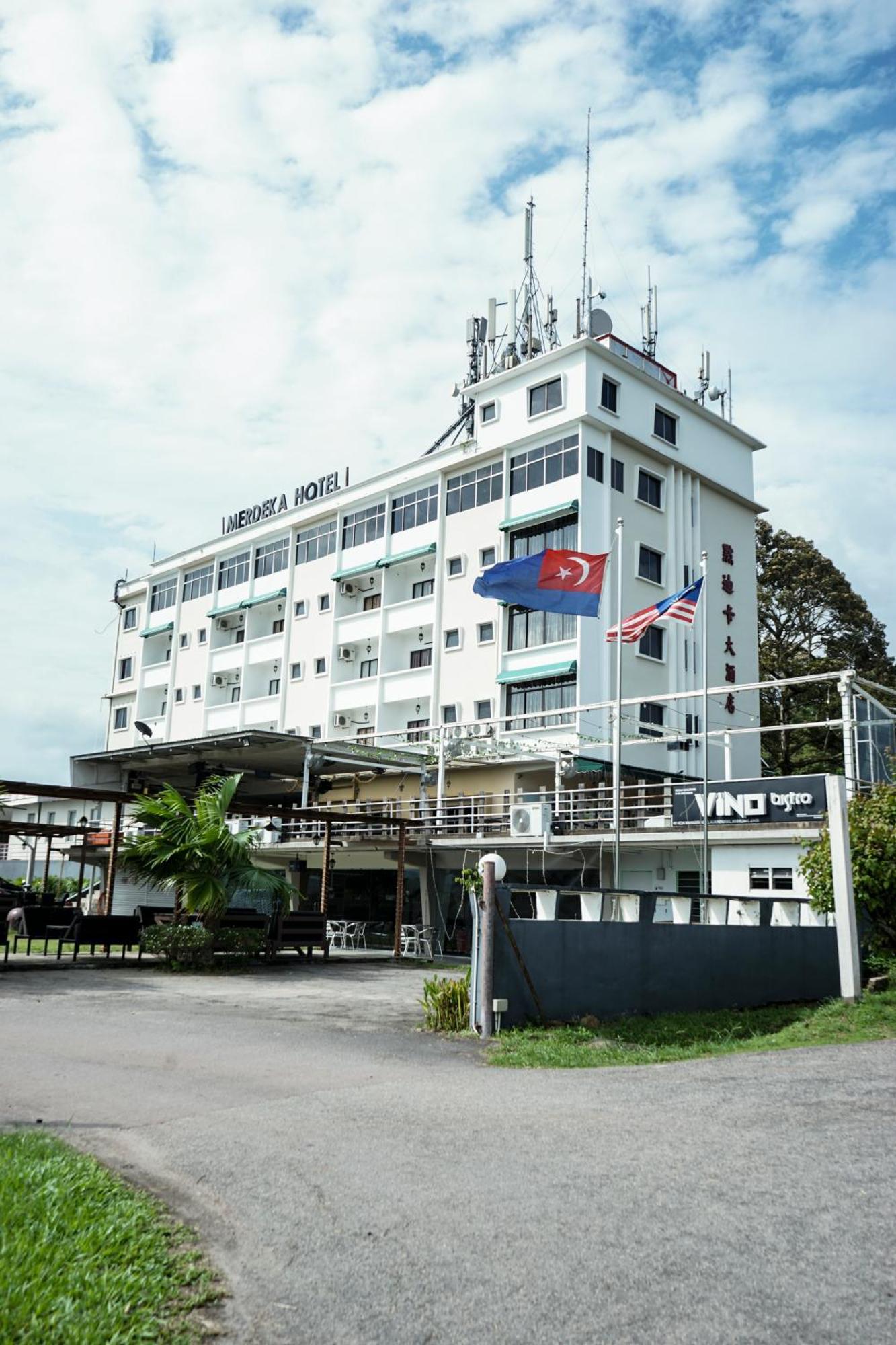 Merdeka Hotel Kluang Exterior photo