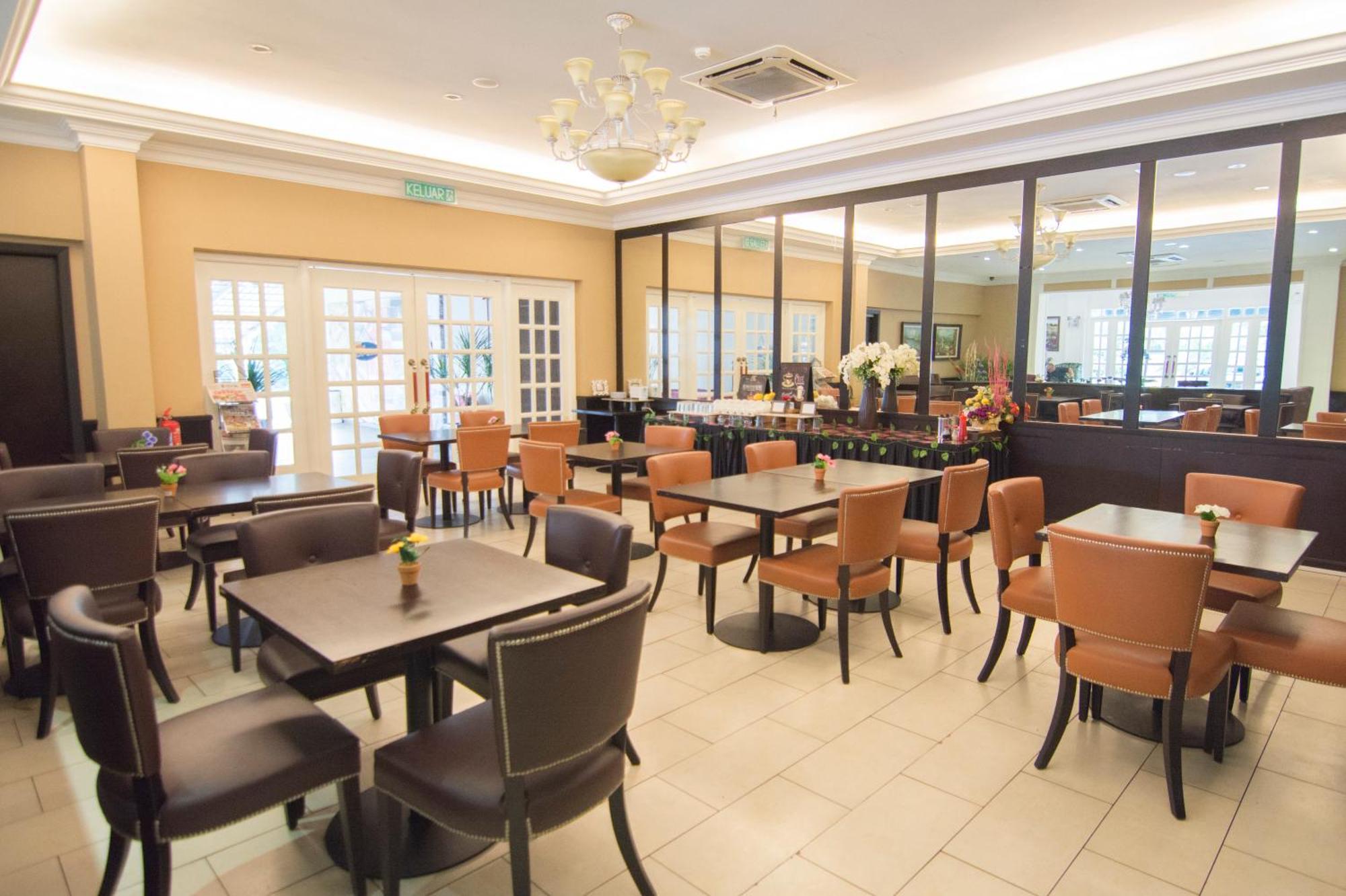 Merdeka Hotel Kluang Exterior photo