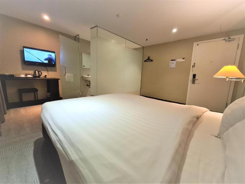 Merdeka Hotel Kluang Exterior photo